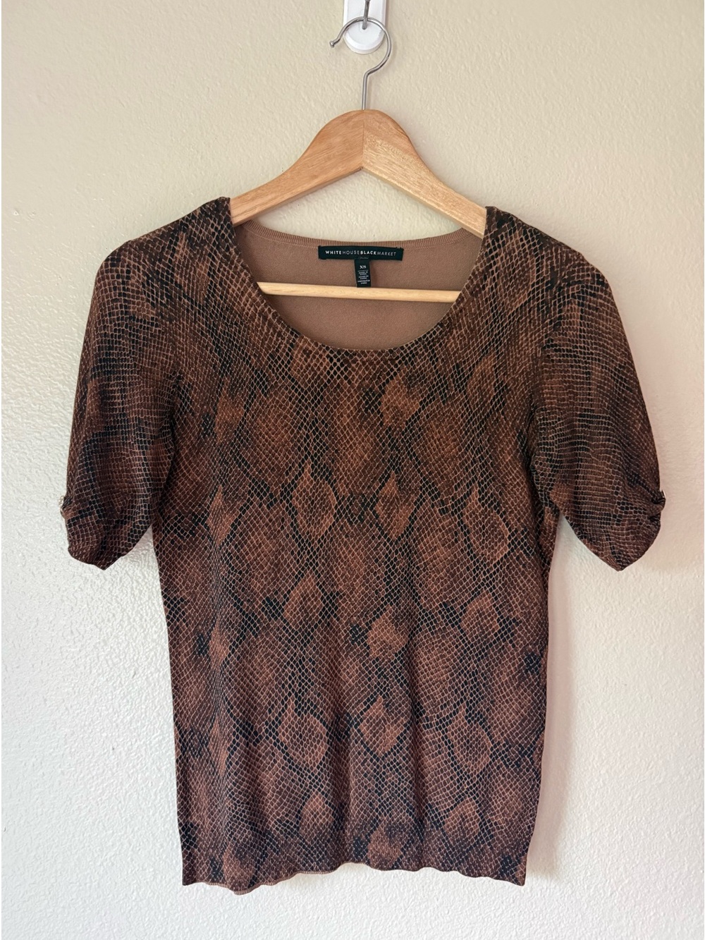 ❇️White House Black Market Brown Snake Print Short Sleeve Top 2 for $22❇️